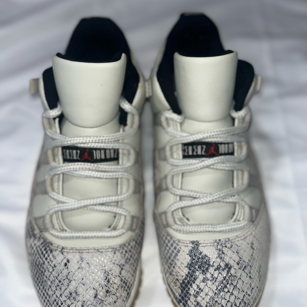 Air Jordan 11 Light Bone Snake Print Sneakers men’s 8
